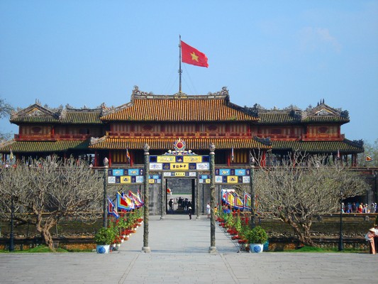 Hue excursions